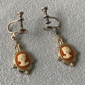 Vintage costume cameo style lady earrings 1950 or 60s with screwback clasp
